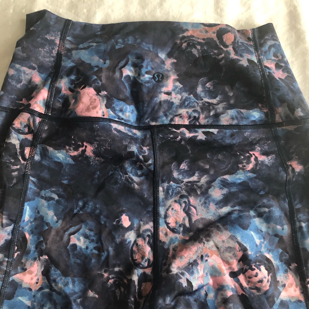 Lululemon leggings size 8. Flower pattern.